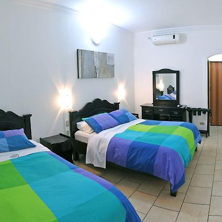 Hotel Eskalima 알라후엘라 외부 사진
